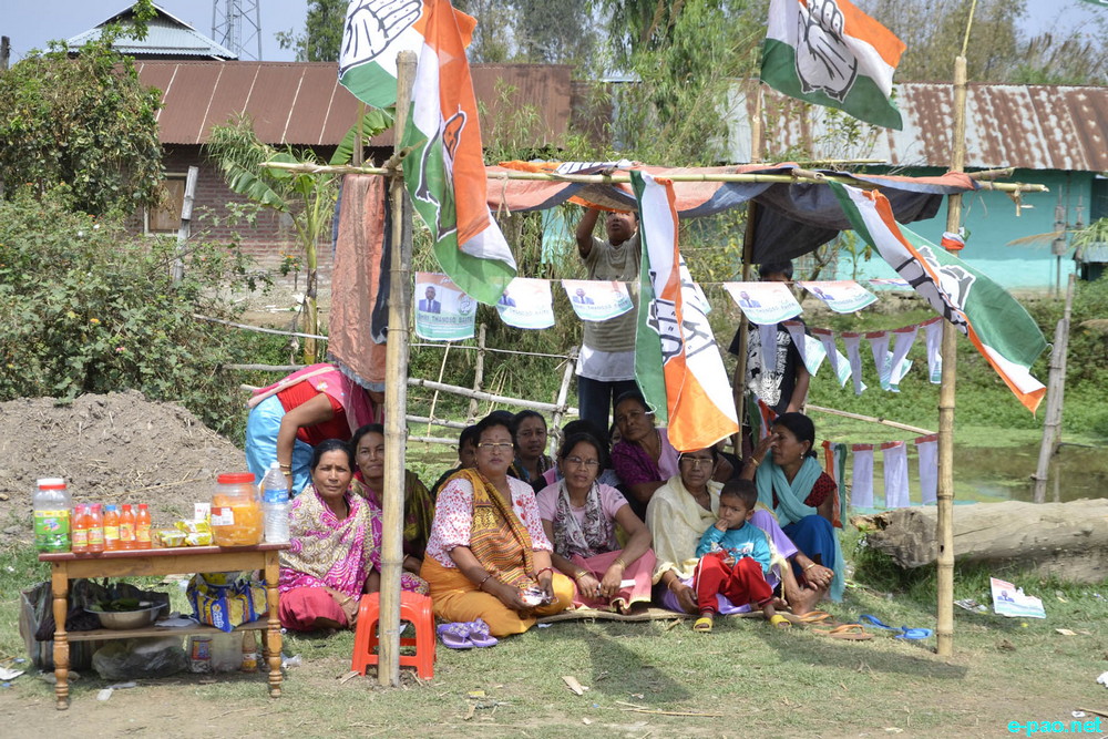 Polling in Outer Manipur Parliamentary Constituency at Thoubal district  :: April 09 2014