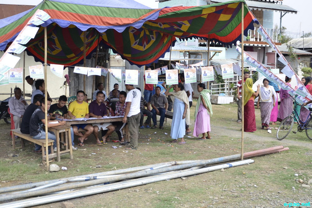 Polling in Outer Manipur Parliamentary Constituency at Thoubal district  :: April 09 2014