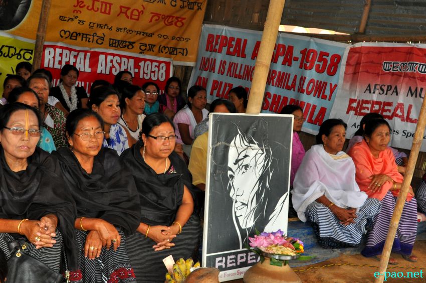 Sharmila Kanba Lup carried out sit-in-protest to mark 'September 11 - Black Day' near JNIMS, Porompat in Imphal :: September 11 2013
