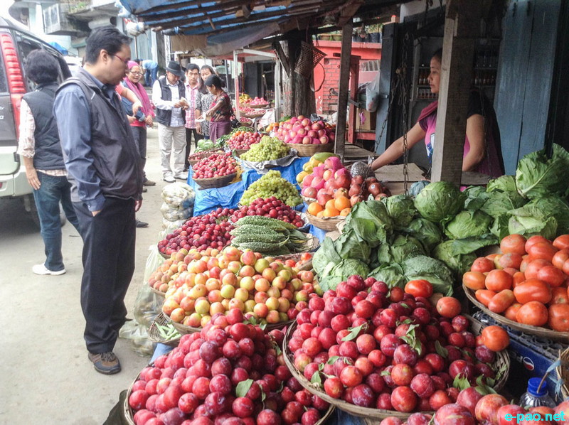  Local vendors selling local fruits and vegetables at Mao bazaar 