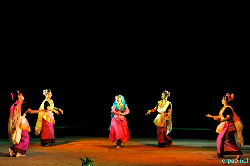'Wakollo' (a ballet) where the hillslope touches the valley staged at Rup Mahal Theatre :: 08 August 2013