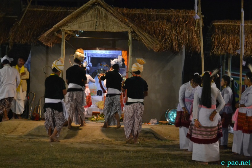 Lairoi Numit including Haoba Nurabi Khumei at Umanglai Haraoba (Kanglei) Festival, 2013  :: 07 December 2013