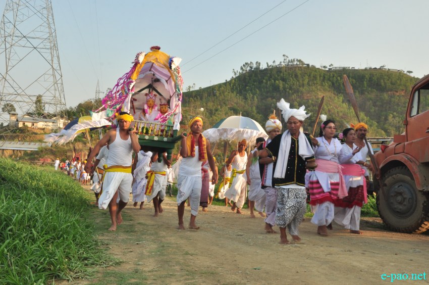 Heeyang Tanaba as part of Lai Haraoba, Ibudhou Chairellakpa at Thanga  :: 17 May 2014