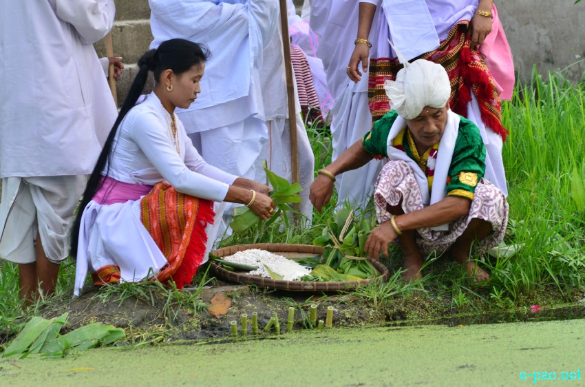 Ekoukhatpa for Yumnam Leikai Yumjao Lairembi at Chingkhei Pukhri, Kangla :: 31 May 2014