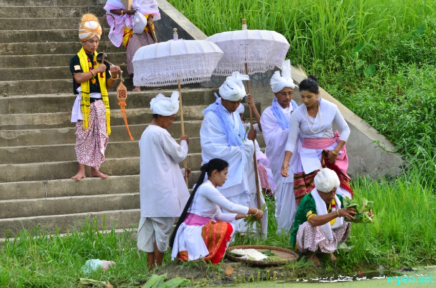 Ekoukhatpa for Yumnam Leikai Yumjao Lairembi at Chingkhei Pukhri, Kangla :: 31 May 2014