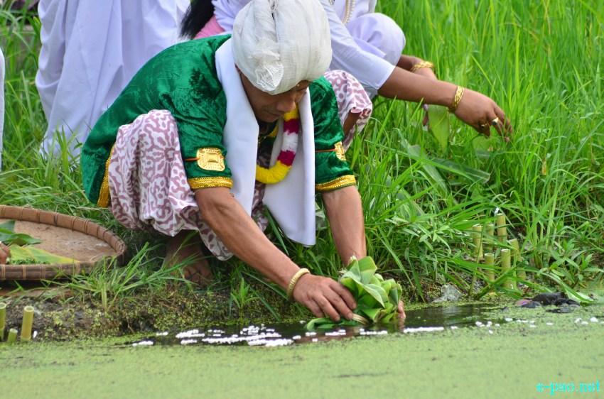 Ekoukhatpa for Yumnam Leikai Yumjao Lairembi at Chingkhei Pukhri, Kangla :: 31 May 2014