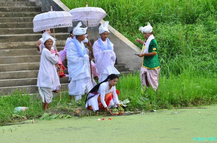 Ekoukhatpa for Yumnam Leikai Yumjao Lairembi at Chingkhei Pukhri, Kangla :: 31 May 2014