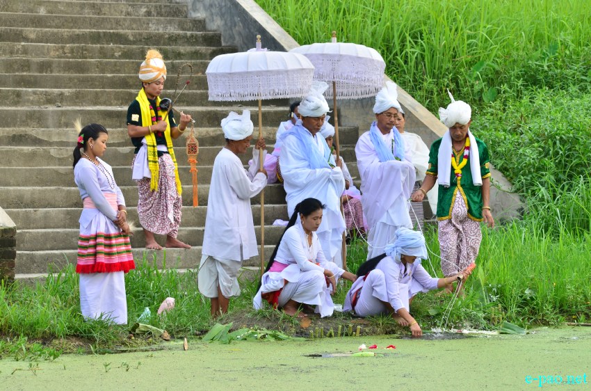 Ekoukhatpa for Yumnam Leikai Yumjao Lairembi at Chingkhei Pukhri, Kangla :: 31 May 2014