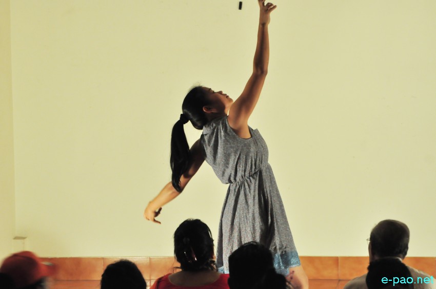 NAF 9/9 Residency, month long course on contemporary dance at RKCS Art Gallery, Keishamthong :: 12th May, 2017