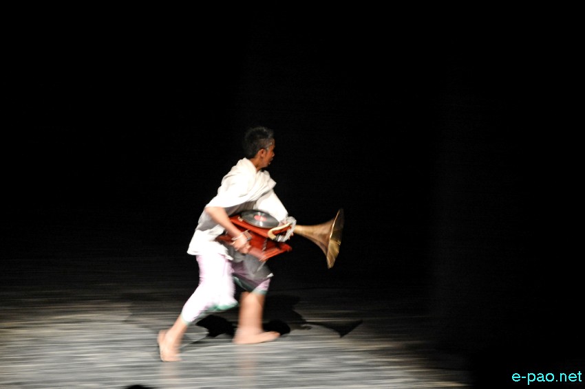 'Khomlen Manglanda' a play at Padamkumargi Shahityagi Kumhei at Chorus Repertory Theatre, Uripok :: 26th March 2019