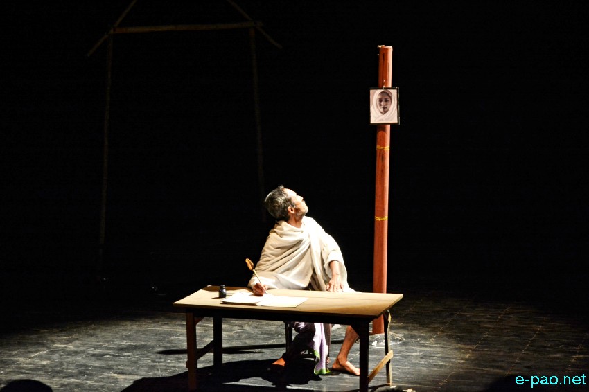 'Khomlen Manglanda' a play at Padamkumargi Shahityagi Kumhei at Chorus Repertory Theatre, Uripok :: 26th March 2019