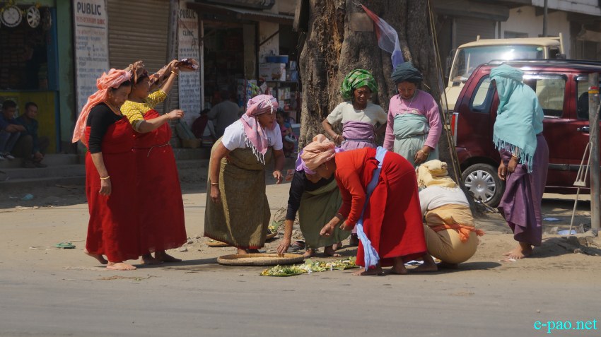Saroi Khangba (propitiation of the evil spirits) at Khouyathong near Pukhri Mapal, Imphal :: 8th March 2014