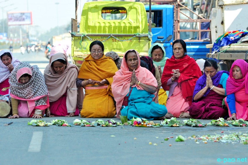 Saroi Khangba (propitiation of the evil spirits) at Imphal :: 17th February 2018