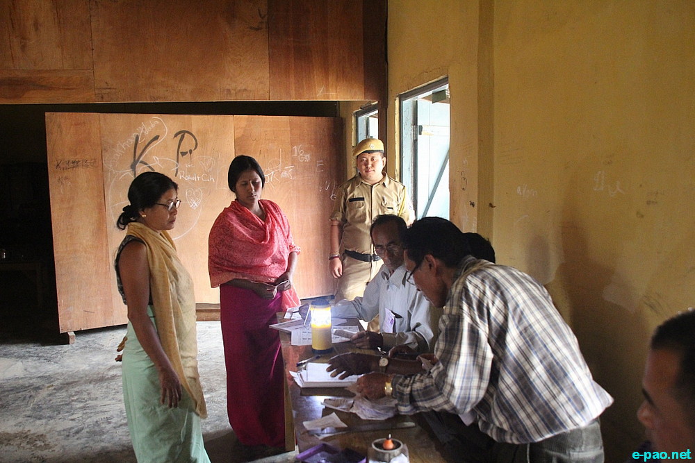 Voting for 16th Lok Sabha election 2014 for Inner Manipur Parliamentary in the heart of Imphal City :: 17  April 2014