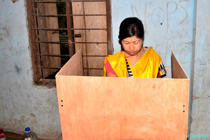 Voting for 16th Lok Sabha election 2014 for Inner Manipur Parliamentary in the heart of Imphal City :: 17  April 2014
