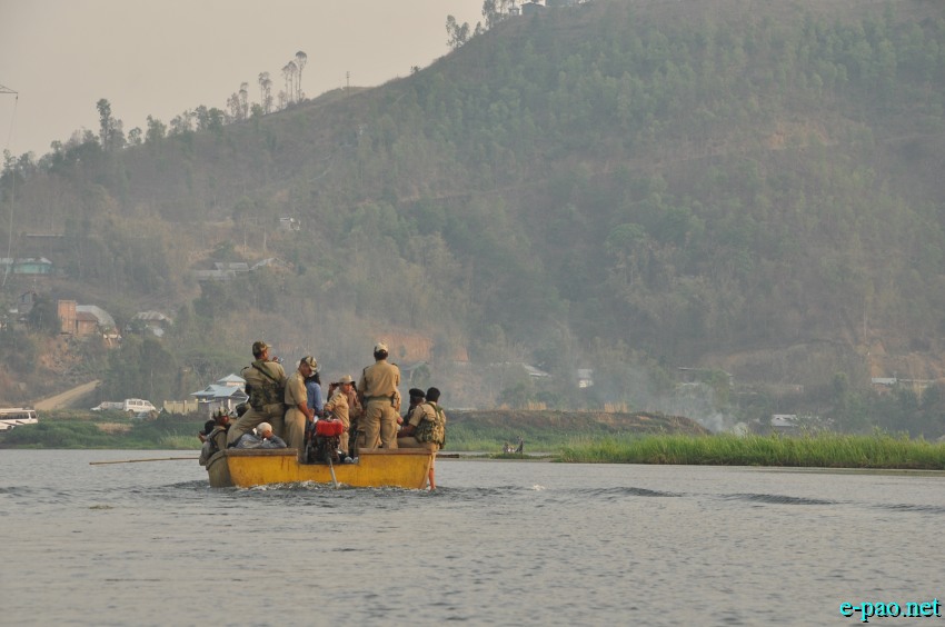 Voting for 16th Lok Sabha election 2014 for Inner Manipur Parliamentary at Thanga-Karang in Loktak Lake :: 17  April 2014