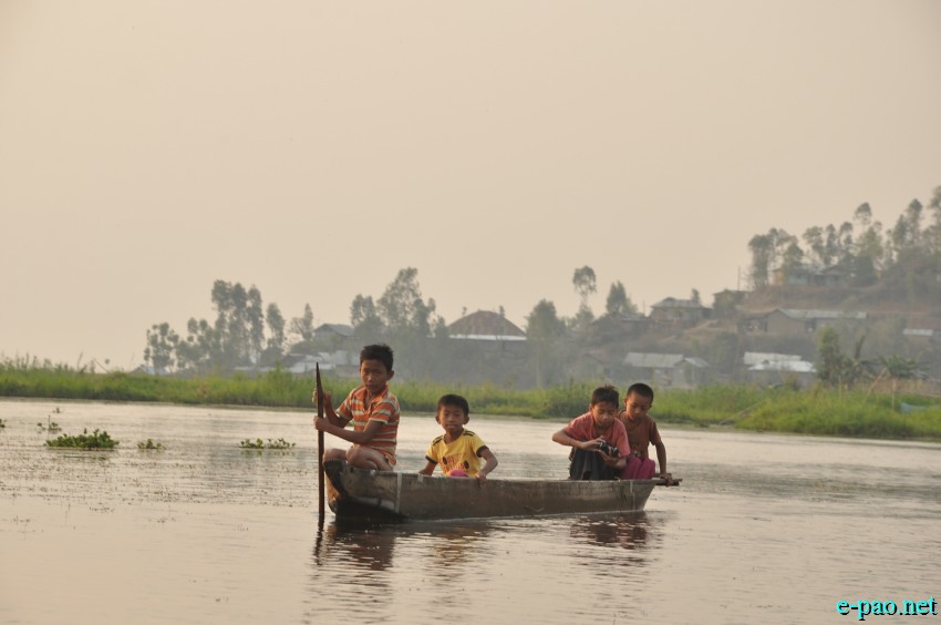 Voting for 16th Lok Sabha election 2014 for Inner Manipur Parliamentary at Thanga-Karang in Loktak Lake :: 17  April 2014