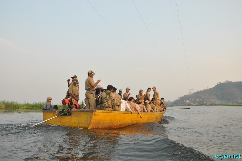 Voting for 16th Lok Sabha election 2014 for Inner Manipur Parliamentary at Thanga-Karang in Loktak Lake :: 17  April 2014