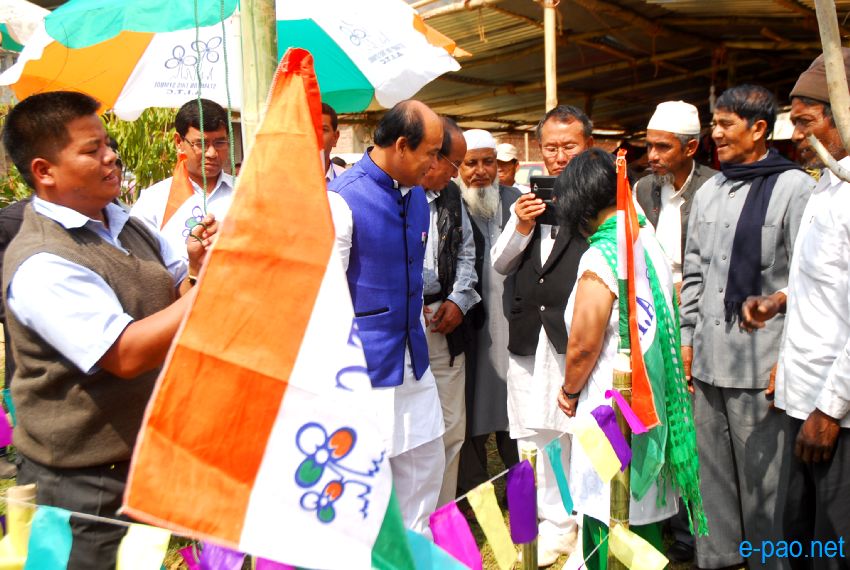 Flag hoisting ceremony for Kim Gangte, candidate of All India Trinamool Congress :: 28 March 2014