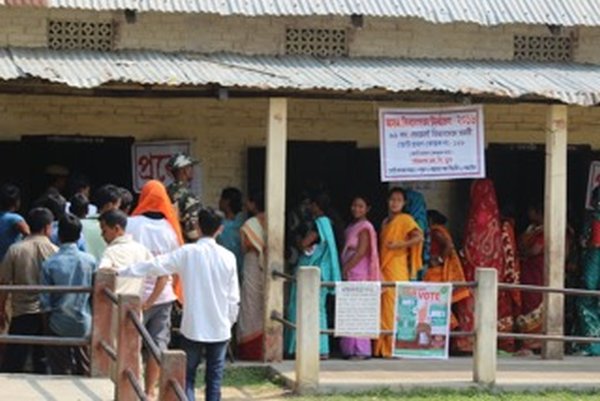 Voting in progress at Hojai, Assam for Assam Assembly polls :: April 11 2016