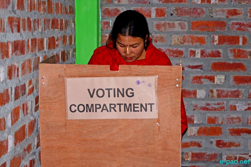 Polling for Municipal Councils and Nagar Panchayats in Manipur valley districts :: January 11 2016 
