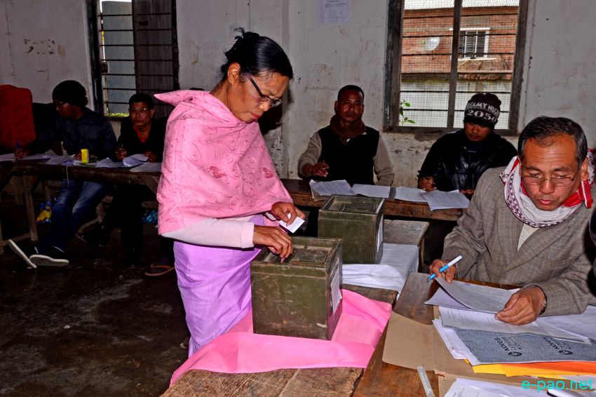 Polling for Municipal Councils and Nagar Panchayats in Manipur valley districts :: January 11 2016