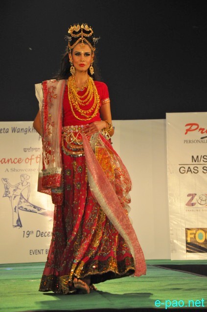 Elegance of the Dancing looms - A showcase of Designer's Collection at BOAT :: 19th Dec 2014