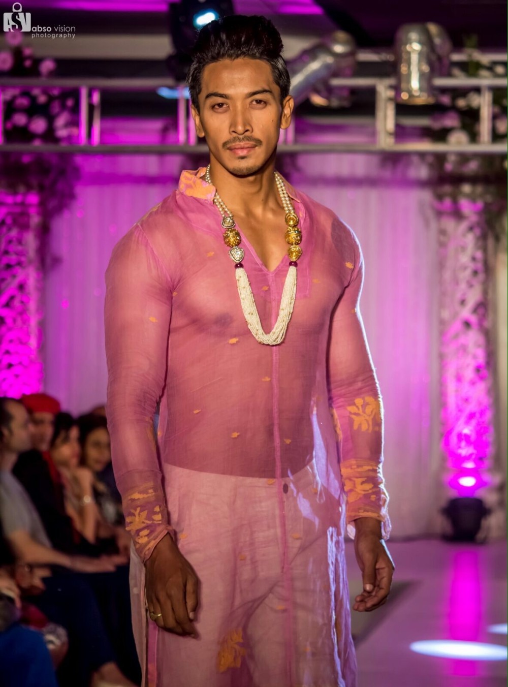 Robert Naorem strikes back with Kanglei Fashion Extravaganza with a mission  :: 20th September 2015