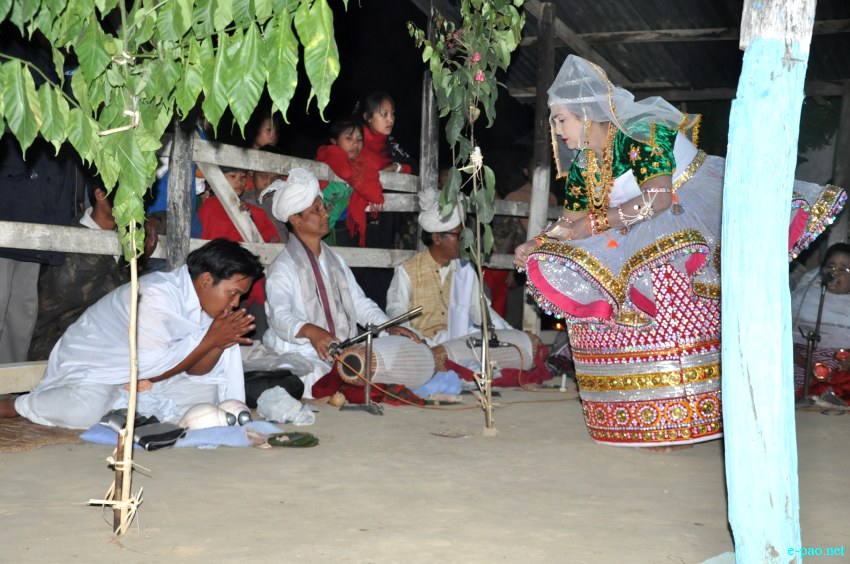 Prayer and offerings on the eve of Baruni Chingkaba Festival :: April 08 2013