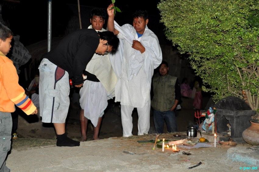 Prayer and offerings on the eve of Baruni Chingkaba Festival :: April 08 2013