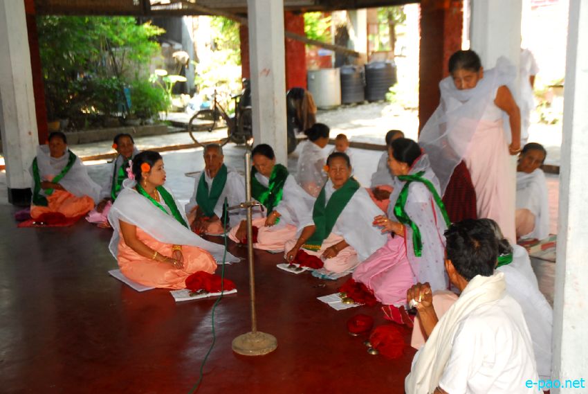 Nityainanda Nupi Pala performance on 'Bor Numit' during Durga Puja Festival :: October 12 2013