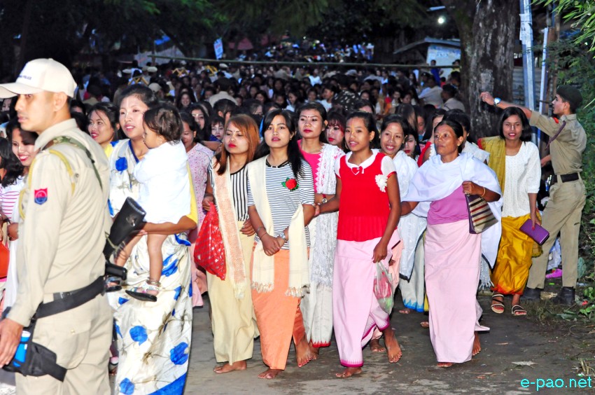 Bor khoiramnaba : Devotees at the temple of Hiyangthang Lairembi at Hiyangthang, Imphal West :: September 29 , 2017