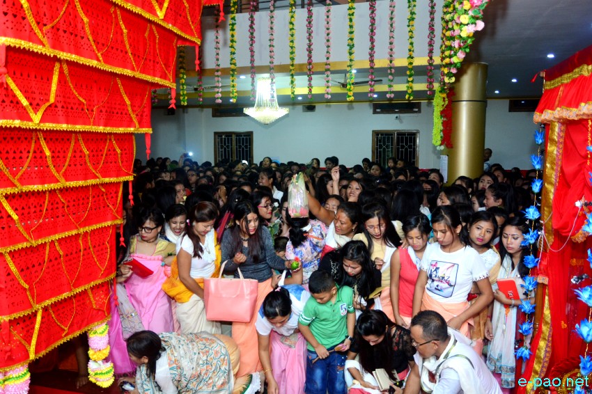 Bor khoiramnaba : Devotees at the temple of Hiyangthang Lairembi at Hiyangthang, Imphal West :: September 29 , 2017