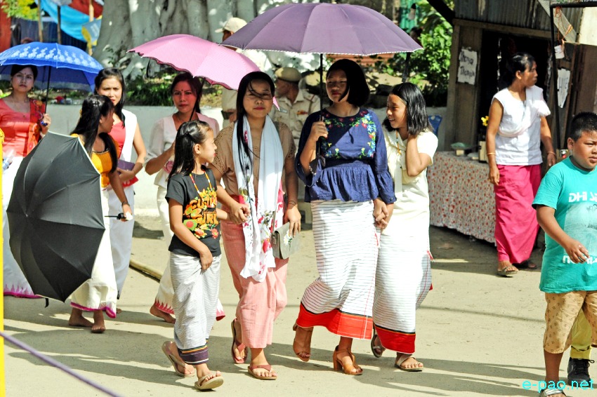 Bor khoiramnaba : Devotees at the temple of Hiyangthang Lairembi at Hiyangthang, Imphal West :: October 06th 2019