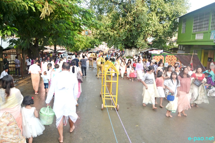 Bor khoiramnaba : Devotees at the temple of Hiyangthang Lairembi at Hiyangthang, Imphal West :: October 06th 2019