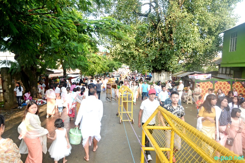 Bor khoiramnaba : Devotees at the temple of Hiyangthang Lairembi at Hiyangthang, Imphal West :: October 06th 2019