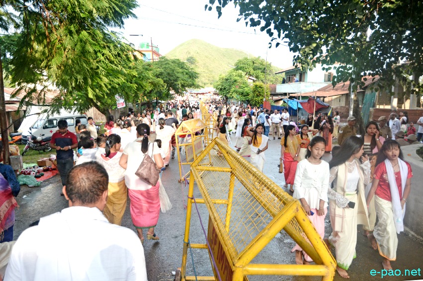 Bor khoiramnaba : Devotees at the temple of Hiyangthang Lairembi at Hiyangthang, Imphal West :: October 06th 2019