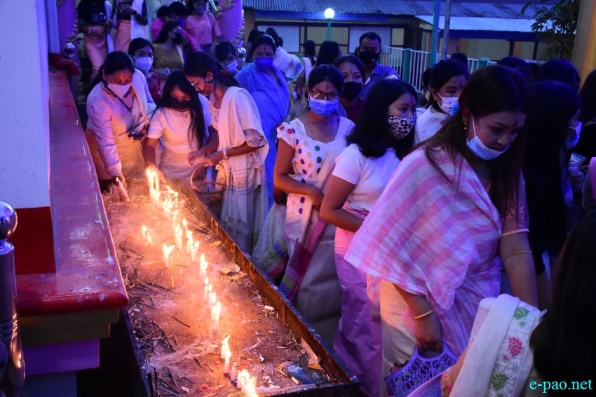 Bor khoiramnaba : Devotees at the temple of Hiyangthang Lairembi at Hiyangthang, Imphal West :: October 13th 2021