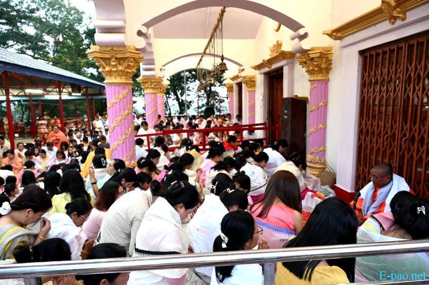 Bor Lai Khoiramba : Devotees at the temple of Hiyangthang Lairembi at Hiyangthang, Imphal West :: October 22nd 2023