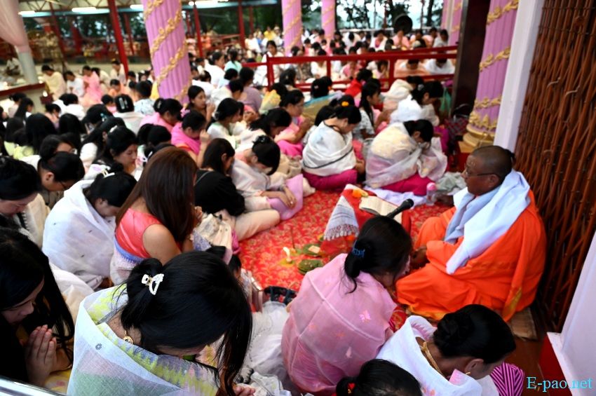 Bor Lai Khoiramba : Devotees at the temple of Hiyangthang Lairembi at Hiyangthang, Imphal West :: October 22nd 2023