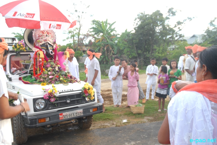 New style of Kang chingba at Singjamei Makha Khongnang Pheidekpi :: July 18 2013