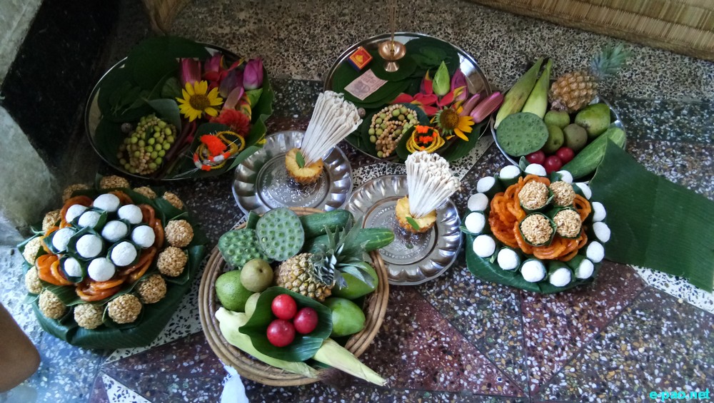 Offerings at Kang Chingba at Wangkhei Ningthem Pukhri Mapal, Imphal :: July, 2017