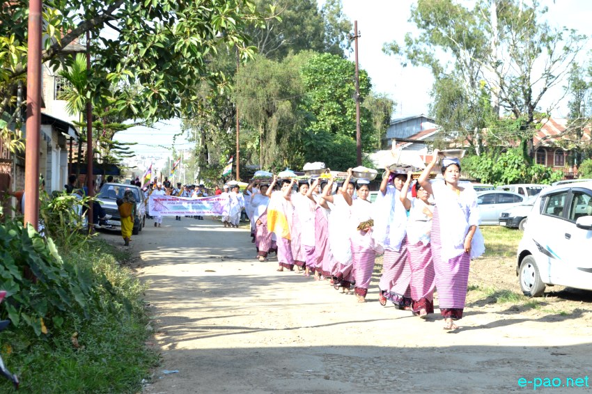 Hiyang Hiren Tanana, the traditional boat race festival at Thangapat, Wangkhei, Imphal East :: October 16 2013