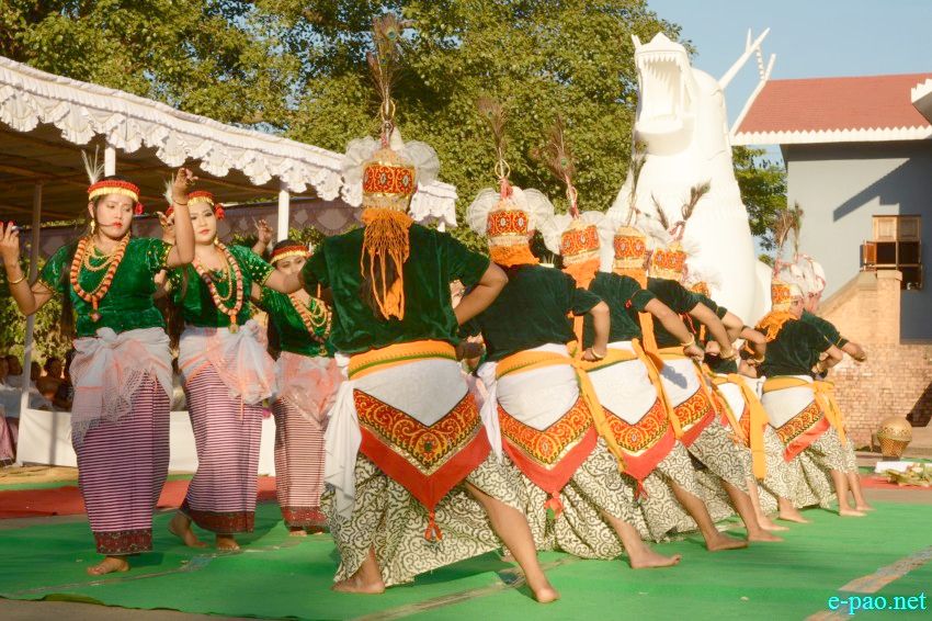 Cultural programme of different communities and indigenous game performed at Mera Houchongba at Kangla :: 27 October 2015