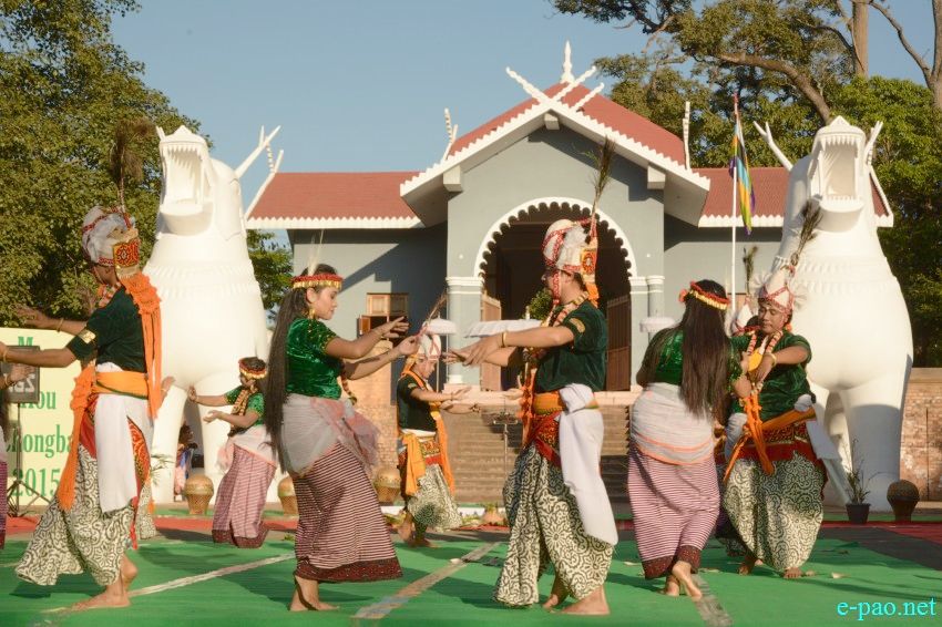 Cultural programme of different communities and indigenous game performed at Mera Houchongba at Kangla :: 27 October 2015
