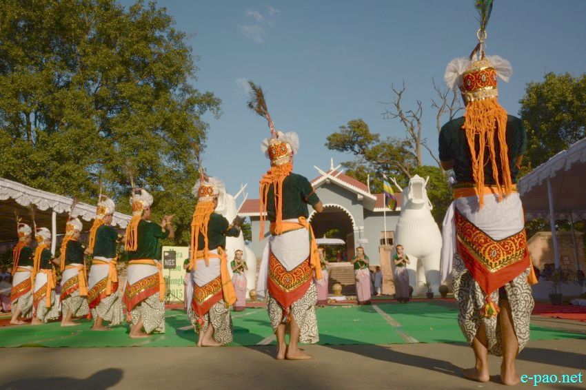 Cultural programme of different communities and indigenous game performed at Mera Houchongba at Kangla :: 27 October 2015