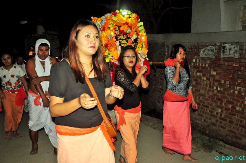 Devotees celebrating Hari Uthang - Kang Chingba at Keishampat :: 12 November , 2016