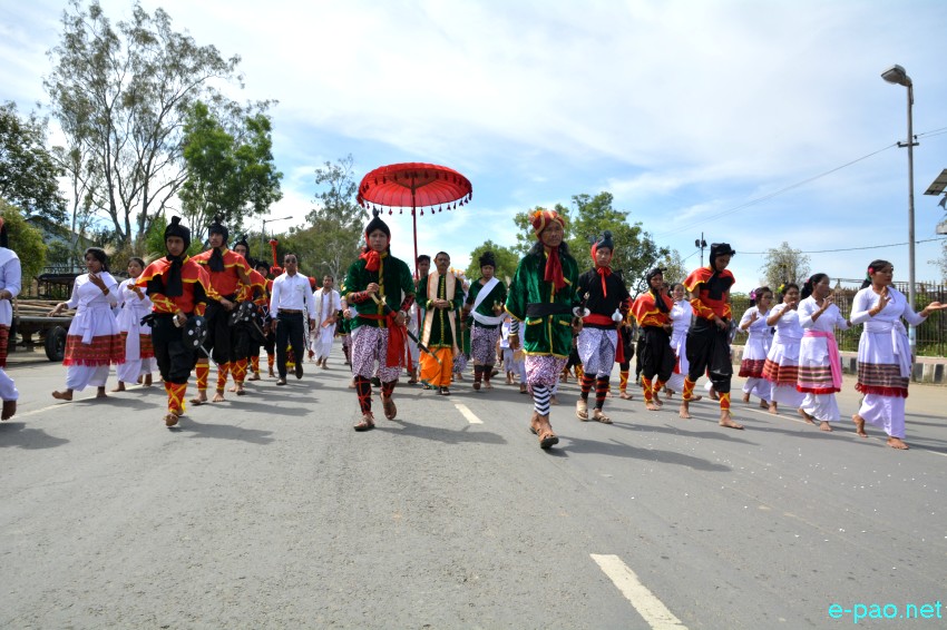 Oneness March :  Mera Houchongba , re-affirming close bond between hill and valley people from Sana Konung to Kangla :: 05 Oct 2017