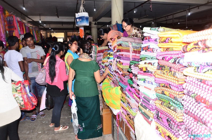 Ningol Chakkouba Shopping :: A very crowded scene at Ema Keithel, Imphal :: October 23 2014