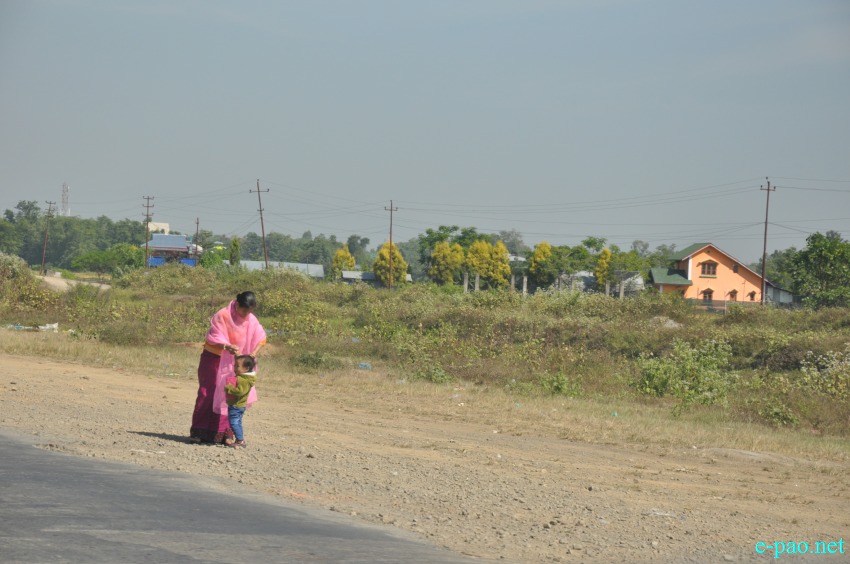 Ningols on the way to her mapam lamdam on the eve of Ningol Chakkouba :: October 25 2014